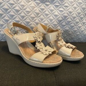 b.o.c Women’s Wedge Sandals